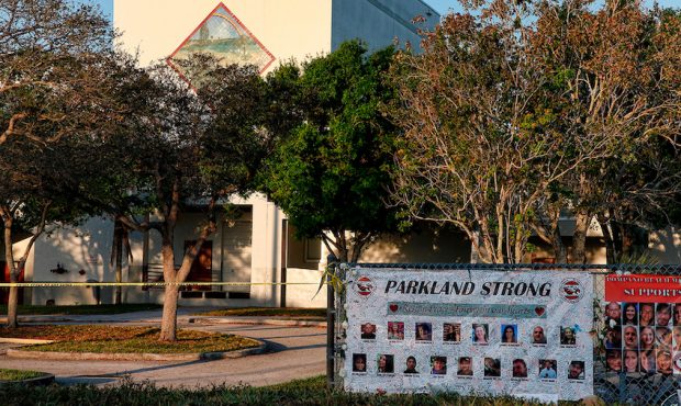 Fla. Officer Fired For Response During Parkland Shooting Gets Badge ...