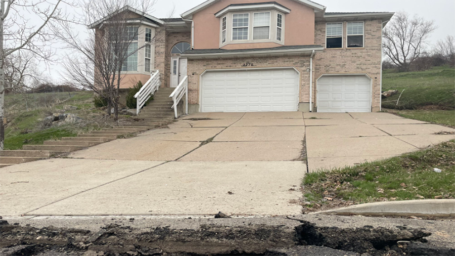 Milwaukee County Disaster: Family'S Home Crumbles In Seconds (Video) - jtjnwm3