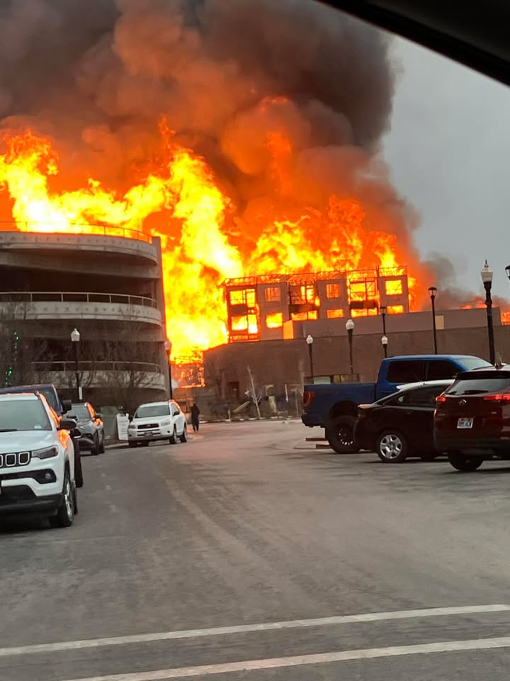 Massive Fire Engulfs Main Street Restaurant – Historic Buildings At Risk! - vpxxx88