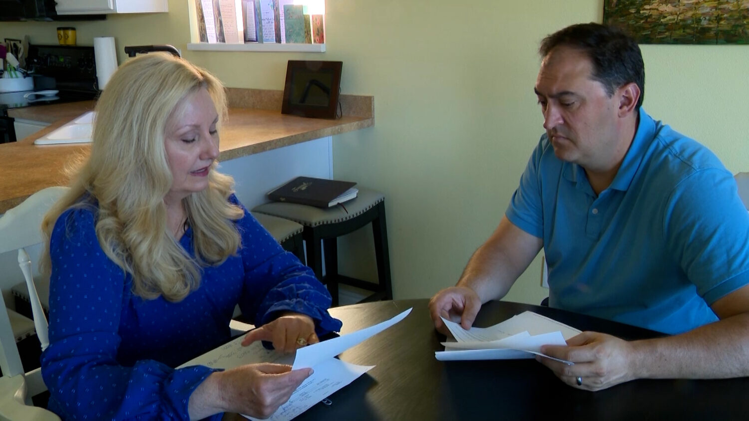 Lisa Swearingen tells KSL's Matt Gephardt she paid over $400 for a supplement she thought was endorsed by Oprah Winfrey but turned out to be a common spice. (John Wilson, KSL TV)