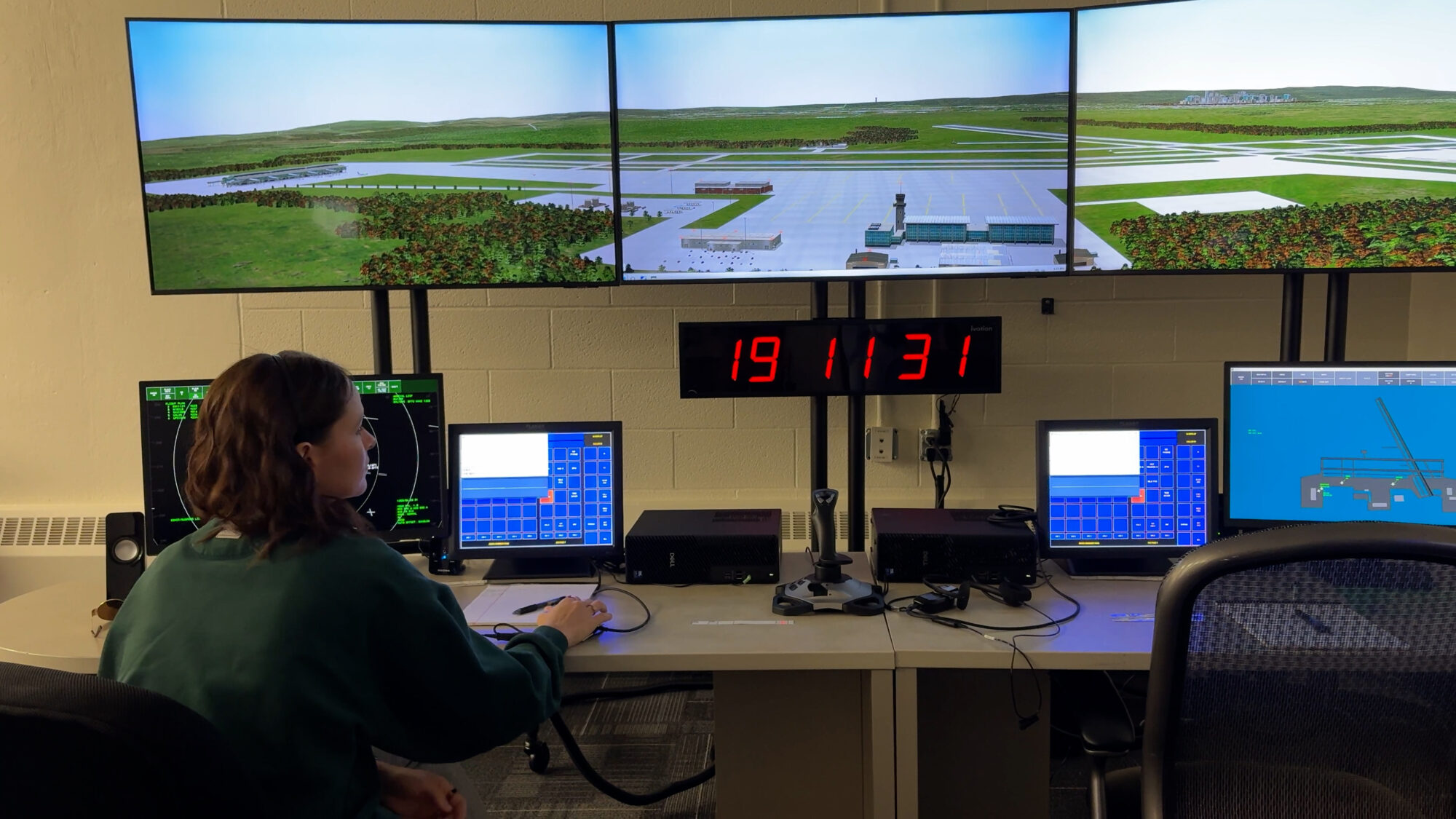 A student learns at an air traffic control simulator at Utah State University. (Mike Anderson, KSL TV)