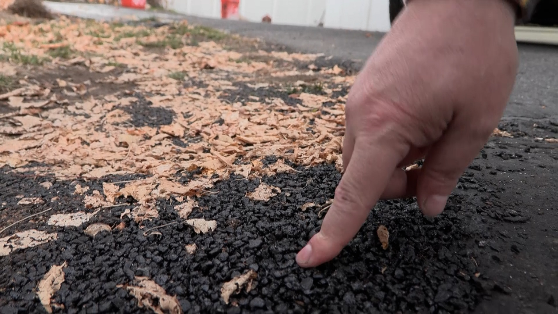 A Centerville homeowner says he's the victim of an asphalt paving scam....